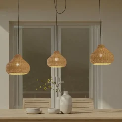 Lucande utendørs pendellampe Taniola, 3 lyskilder, beige, rotting, IP44| Pendellamper Utendørs|Terrassebelysning
