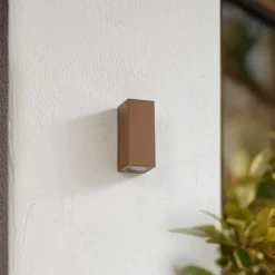 Lucande utendørs vegglampe Xava, opp/ned, brun, 2 lyskilder, GU10| Terrassebelysning|Vegglamper Utendørs