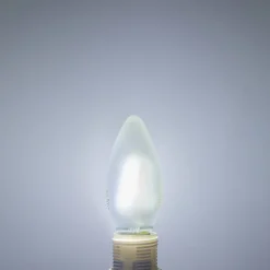 LUUMR Smart LED-mignonpære E14 4,2 W matt CCT Tuya WLAN Outlet