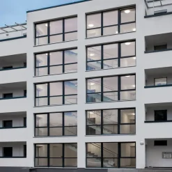 MEGAMAN Renzo+ LED-vegglampe ColorSelect Ø 33 cm| Vegglamper