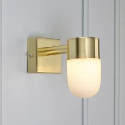 Markslöjd Menton speillampe til bad, IP44| Vegglamper