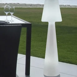 Newgarden Lola gulvlampe høyde 110 cm varmhvit| Terrassebelysning