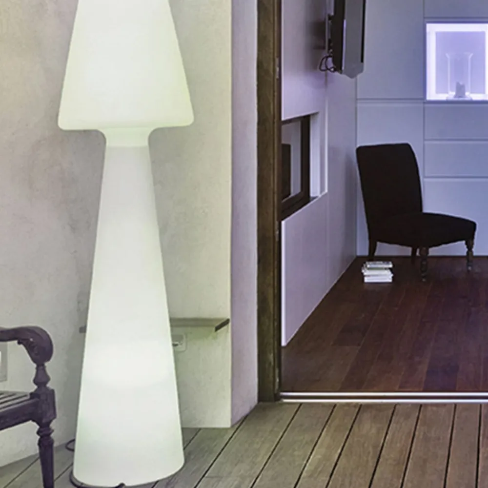Newgarden Lola gulvlampe høyde 165 cm varmhvit| Terrassebelysning