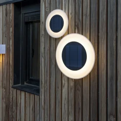 Newgarden Wally LED-vegglampe med solcellepanel, Ø 27 cm Hot