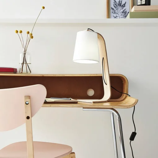 Lucide Nordisk hvit bordlampe i tre med stoffskjerm Best