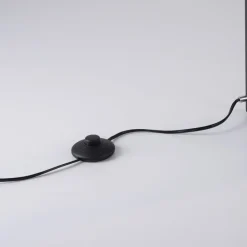 Paul Neuhaus LED-gulvlampe Contura, svart, metall, 140 cm| Gulvlamper