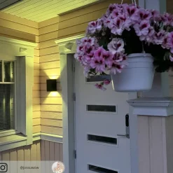 Philips Hue Resonate WACA Up- & downlight svart| Smarthus Utebelysning|Led-Utendørs
