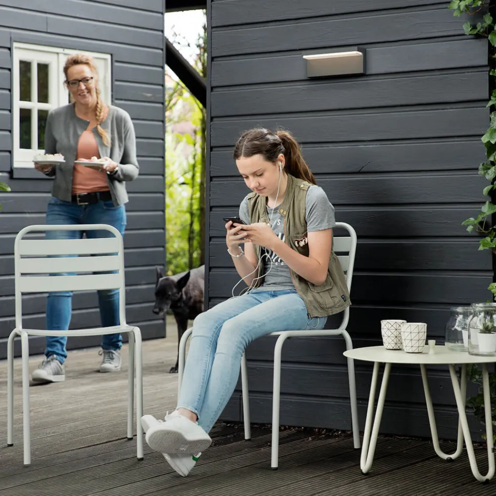 Philips utendørs LED-vegglampe Bustan, 2700 K