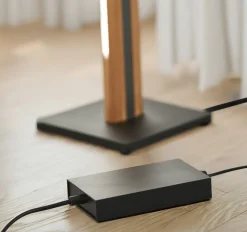 Quitani Elis LED-gulvlampe, eik/svart Discount