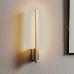 Quitani LED-vegglampe Tolu, vertikal, nikkel, høyde 45 cm| Vegglamper