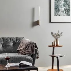 Quitani LED-vegglampe Tolu, vertikal, nikkel, høyde 45 cm| Vegglamper