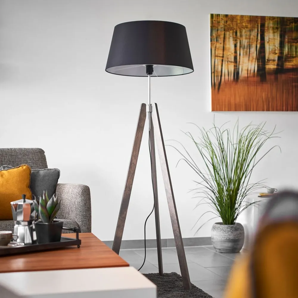 Quitani Thea gulvlampe, grått treverk, svart skjerm| Gulvlamper