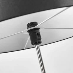 Quitani Thea gulvlampe, grått treverk, svart skjerm| Gulvlamper