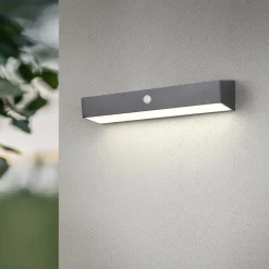 Reality Leuchten Solcelledrevet vegglampe Silves, svart, sensor, IP44 Online