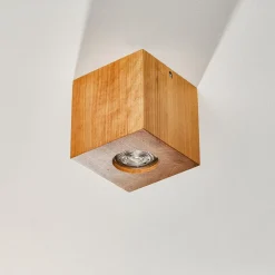 SOLLUX LIGHTING Taklampe Ara som kube i tre| Spotter I Tak