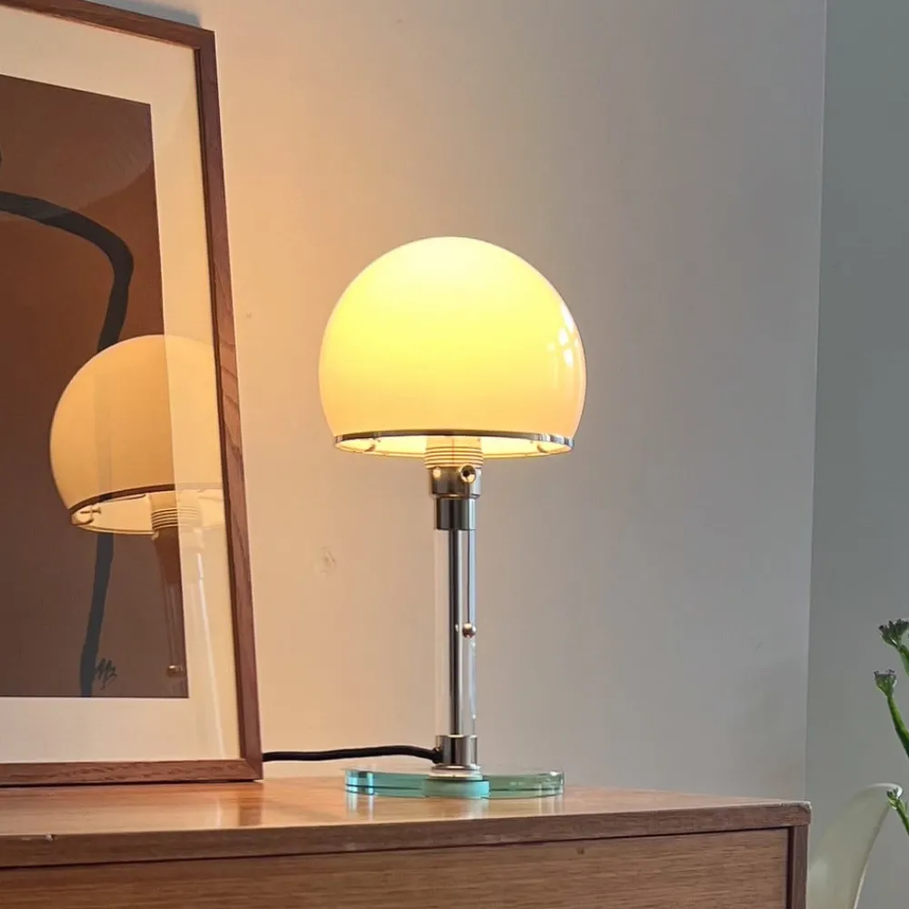 TECNOLUMEN Wagenfeld WG24 bordlampe med glassfot| Design- Og Hotellbelysning|Bordlamper