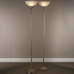 Searchlight Tidløs stålampe LINEAS antikkmessing| Gulvlamper