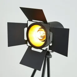 Lindby Trefots-gulvlampe Devon i svart| Gulvlamper