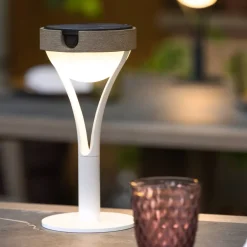 Les Jardins Tyble LED-solcellebordlampe, hvit/teak, 2700 K, 200 lm| Solcellelamper