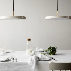 UMAGE Asteria medium hengelampe messing perlemor Discount