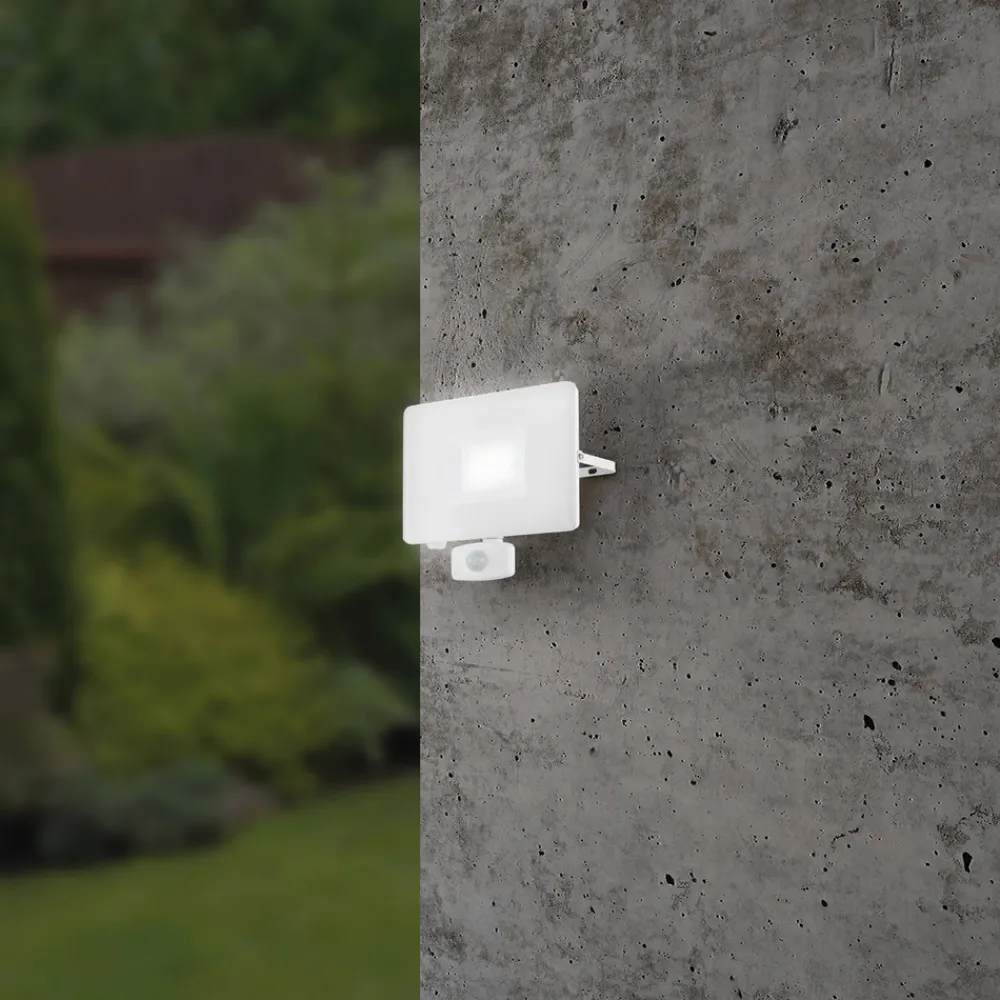 EGLO Utendørs LED-spot Faedo 3 med sensor, hvit, 50 W Outlet