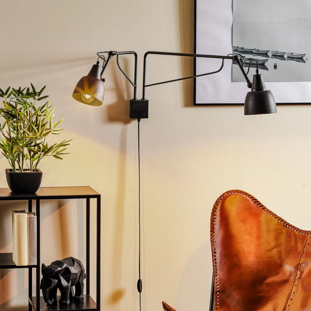 ALDEX Vegglampe 1002 med stikkontakt, 2 lyskilder, svart Discount