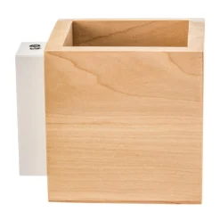 SOLLUX LIGHTING Vegglampe Ara som kube i tre New