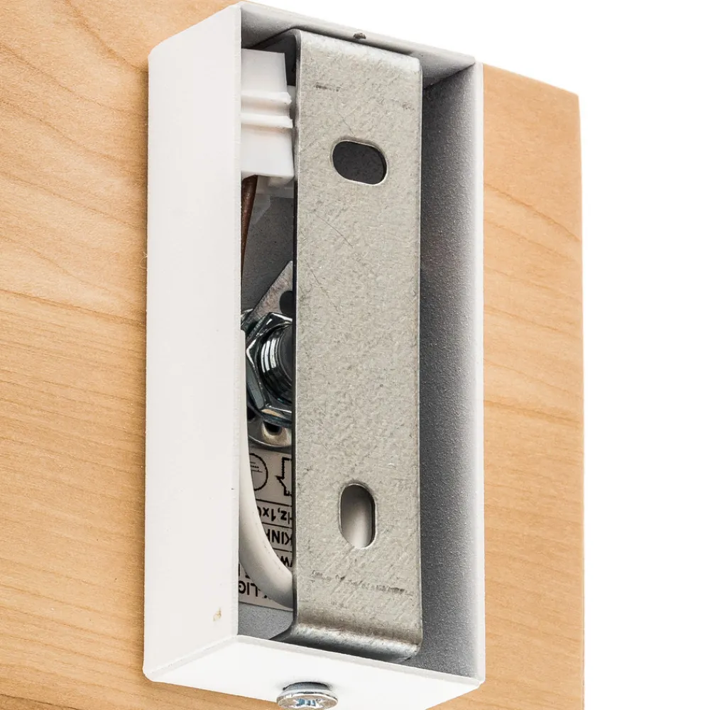 SOLLUX LIGHTING Vegglampe Ara som kube i tre New