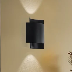 SOLLUX LIGHTING Vegglampe Pako av to stålplater i svart| Vegglamper
