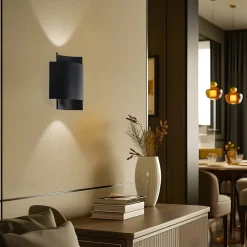 SOLLUX LIGHTING Vegglampe Pako av to stålplater i svart| Vegglamper